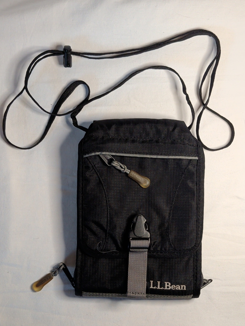 Vintage Travel L.L. Bean Black Compact Crossbody/Belt Pouch